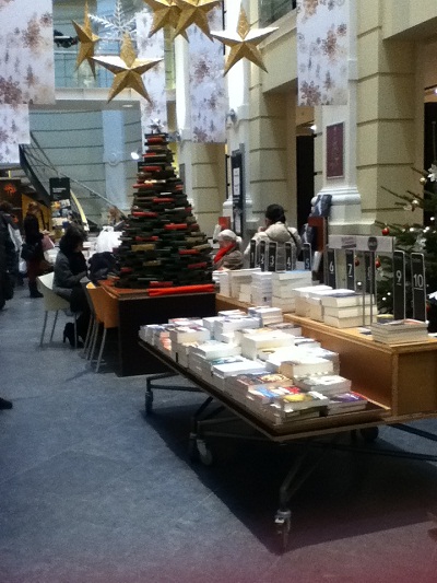 Christmas decorations in a Selexyz bookstore