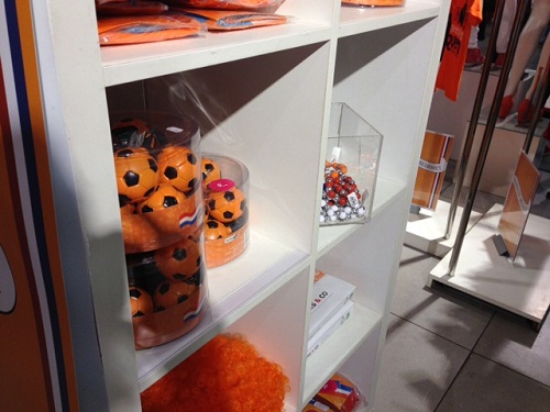 mini oranje soccer balls for Koninginnedag 2013