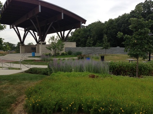 landscaping around amphitheatre