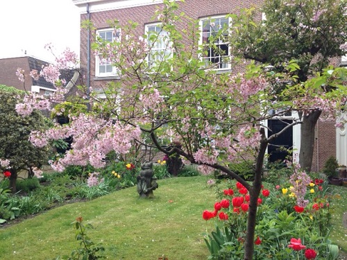 small garden and statue in The Hague