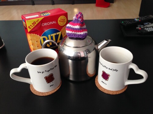 Cheddar cheese with crackers (and tea)