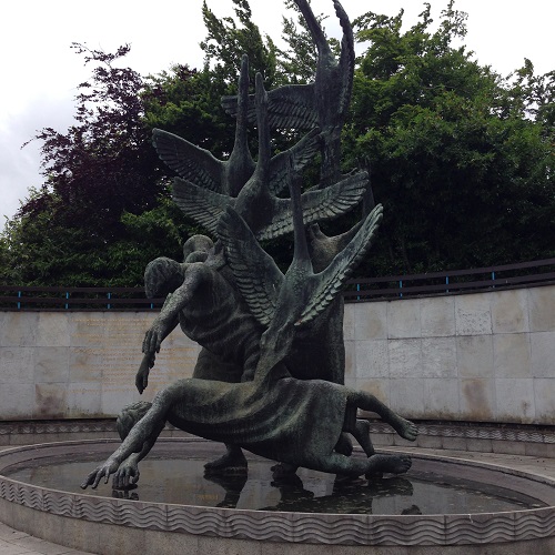 Garden of Remembrance in Dublin statue