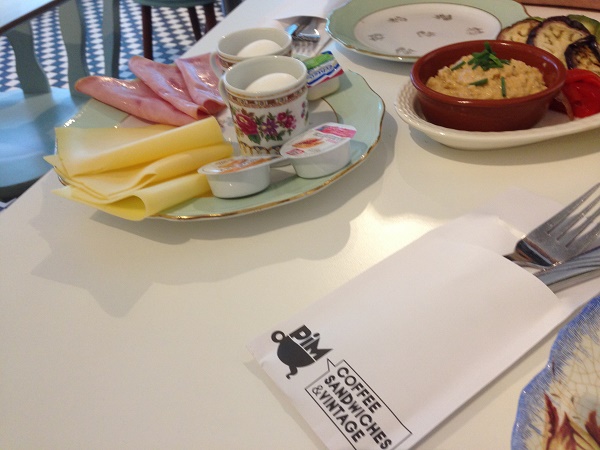 Pim cafe Wagenstraat Den Haag breakfast for two 2