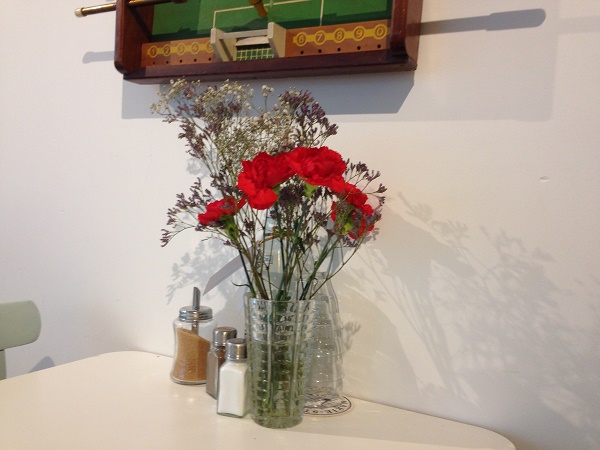 Pim cafe Wagenstraat Den Haag flowers