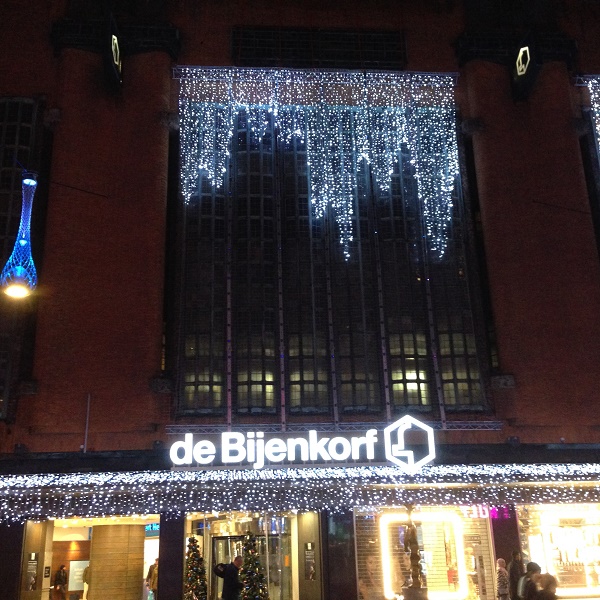 christmas-lights-at-bijenkorf-entrance-the-hague-2016