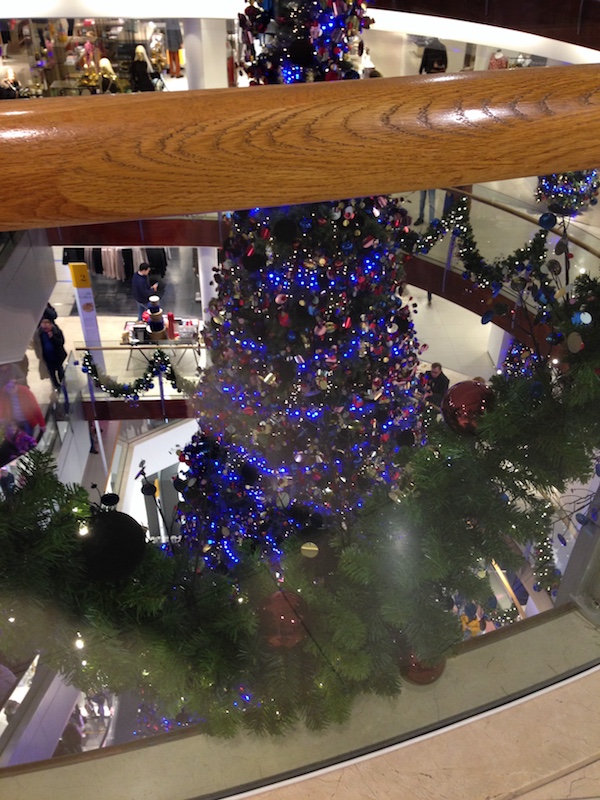 2016-christmas-tree-bijenkorf-the-hague-from-above