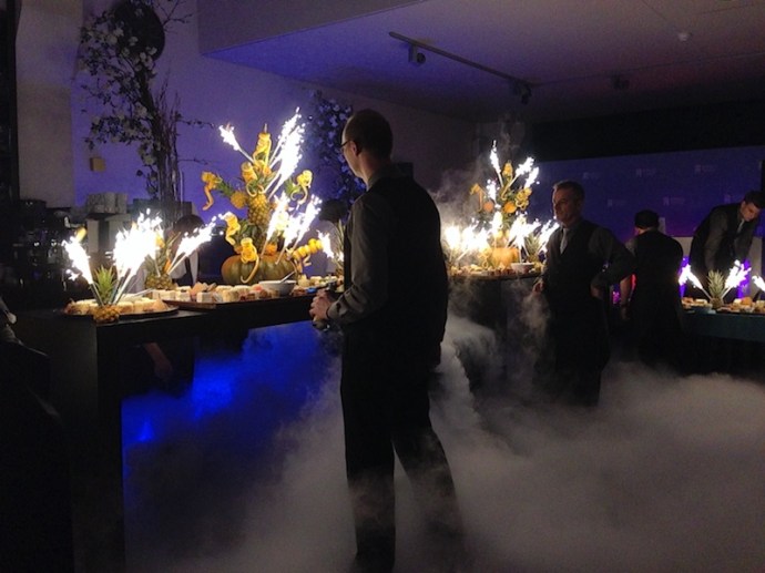 fireworks-and-fog-machine-at-the-dessert-bar