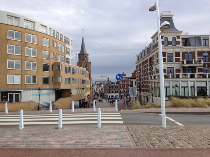 looking-at-keizerstraat-from-scheveningen-beach