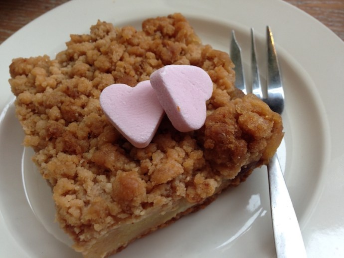 Apple crumble at Bagels &amp; Beans, The Hague