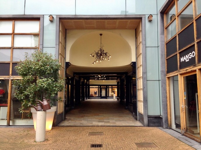 passageway-within-the-haagse-bluf-the-hague