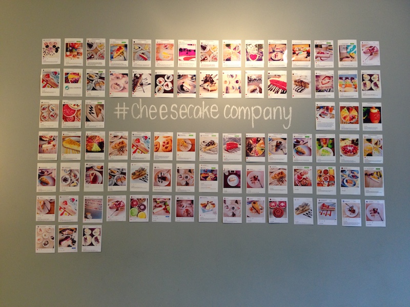 Wall of social media comments from customers, Cheesecake Company The Hague
