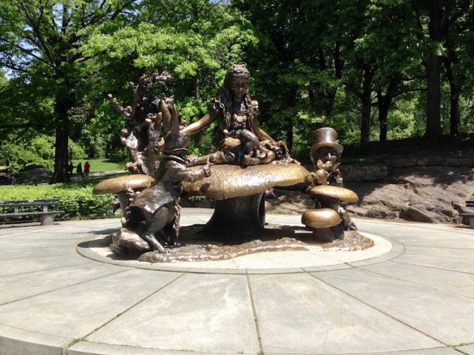 Alice in Wonderland statue in Central Park