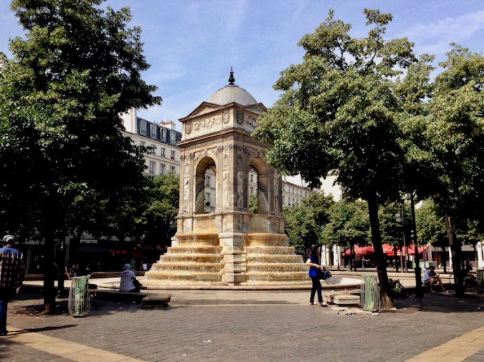 Fountain of Innocents, Paris