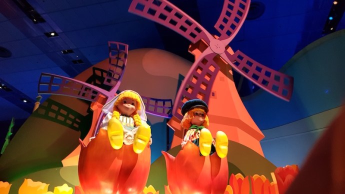 Disneyland Paris - It's a small world (Dutch)