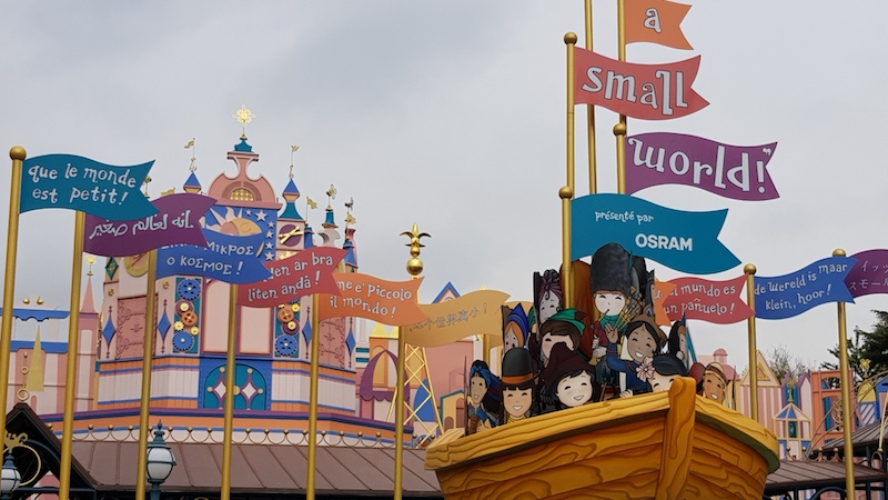 Disneyland Paris - It's a small world, outside