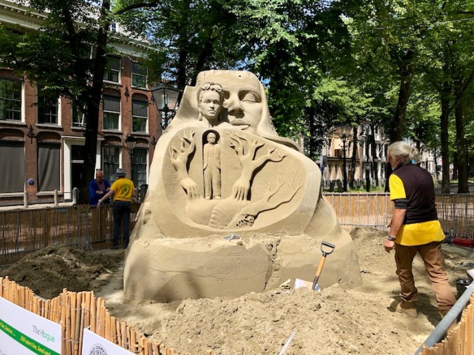 World sand sculpting championship 2018 - Frida Kahlo and Diego Rivera