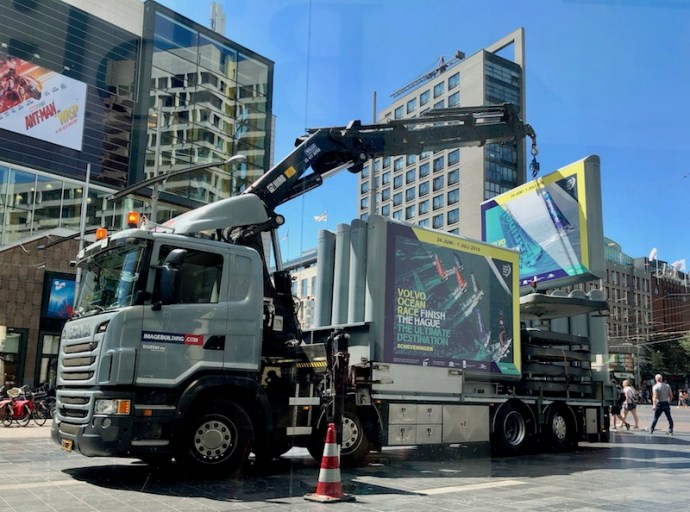 Removing billboards for the Volvo Ocean Race in The Hague
