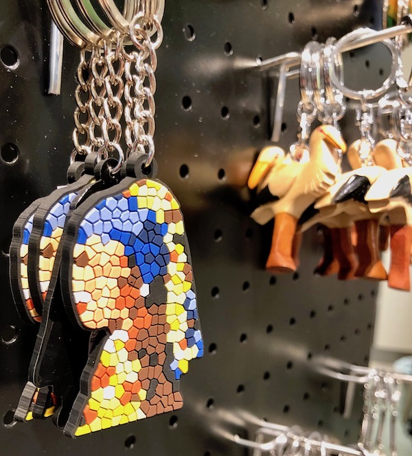 Girl with the pearl earring key chain at VVV The Hague