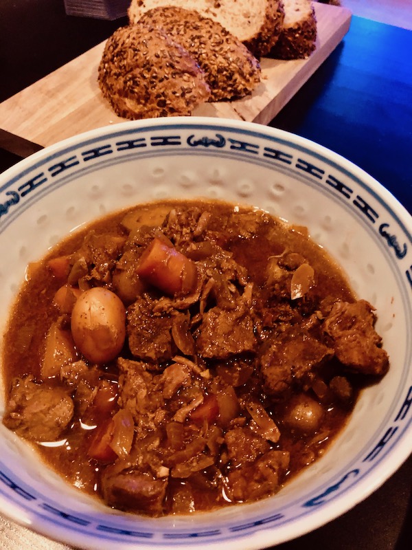 Homemade slowcooker beef stew with bread